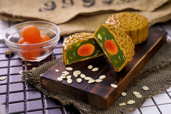 单黄翡翠 Pandan Lotus Single Yolk (1pc)